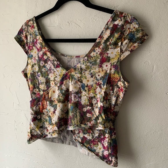 Guess floral top - Picture 5 of 12